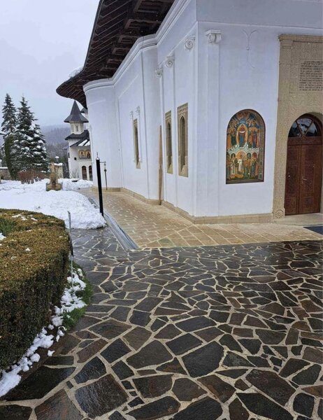 Montaj piatra si vanzare